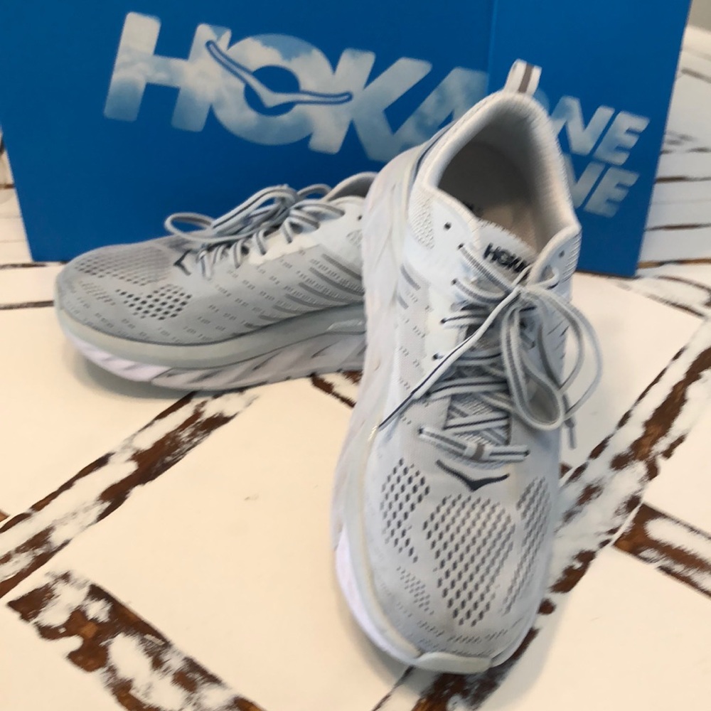 Hoka One One Hupana Flow tennis shoes 8